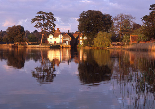 New Forest image: Beaulieu Millpond