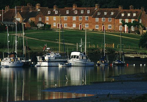 About The New Forest : Looking up Beaulieu River to Bucklers Hard